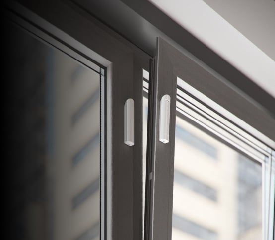 AJAX Superior DoorProtect Plus erkennt gekippte Fenster über den Neigungssensor